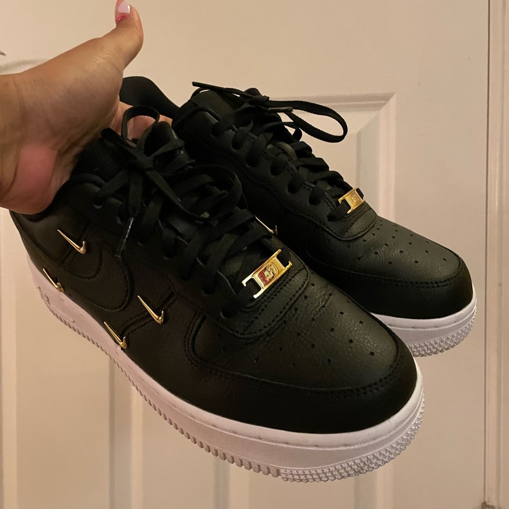 Nike Women’s AIR FORCE 1 '07 LX 'SISTERHOOD - BLACK METALLIC GOLD'